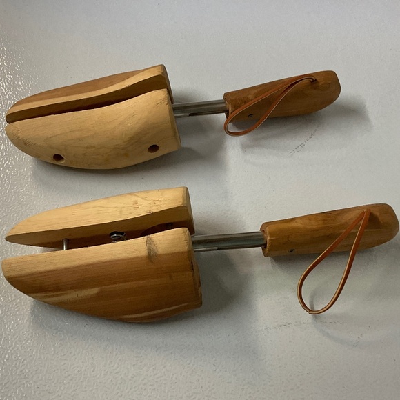 Vintage Men’s Wooden Shoe Trees - Picture 4 of 4